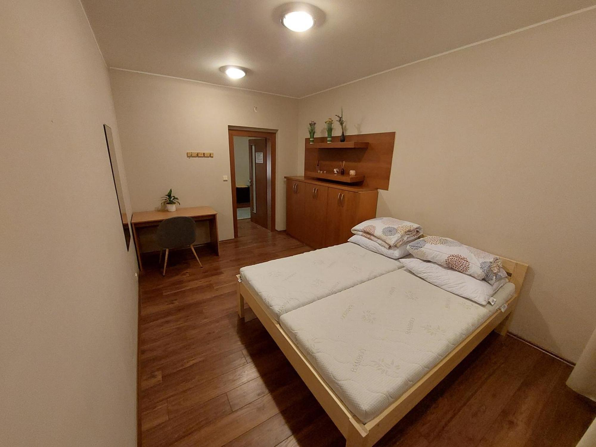 Zen Zone Hostel Братислава Екстер'єр фото