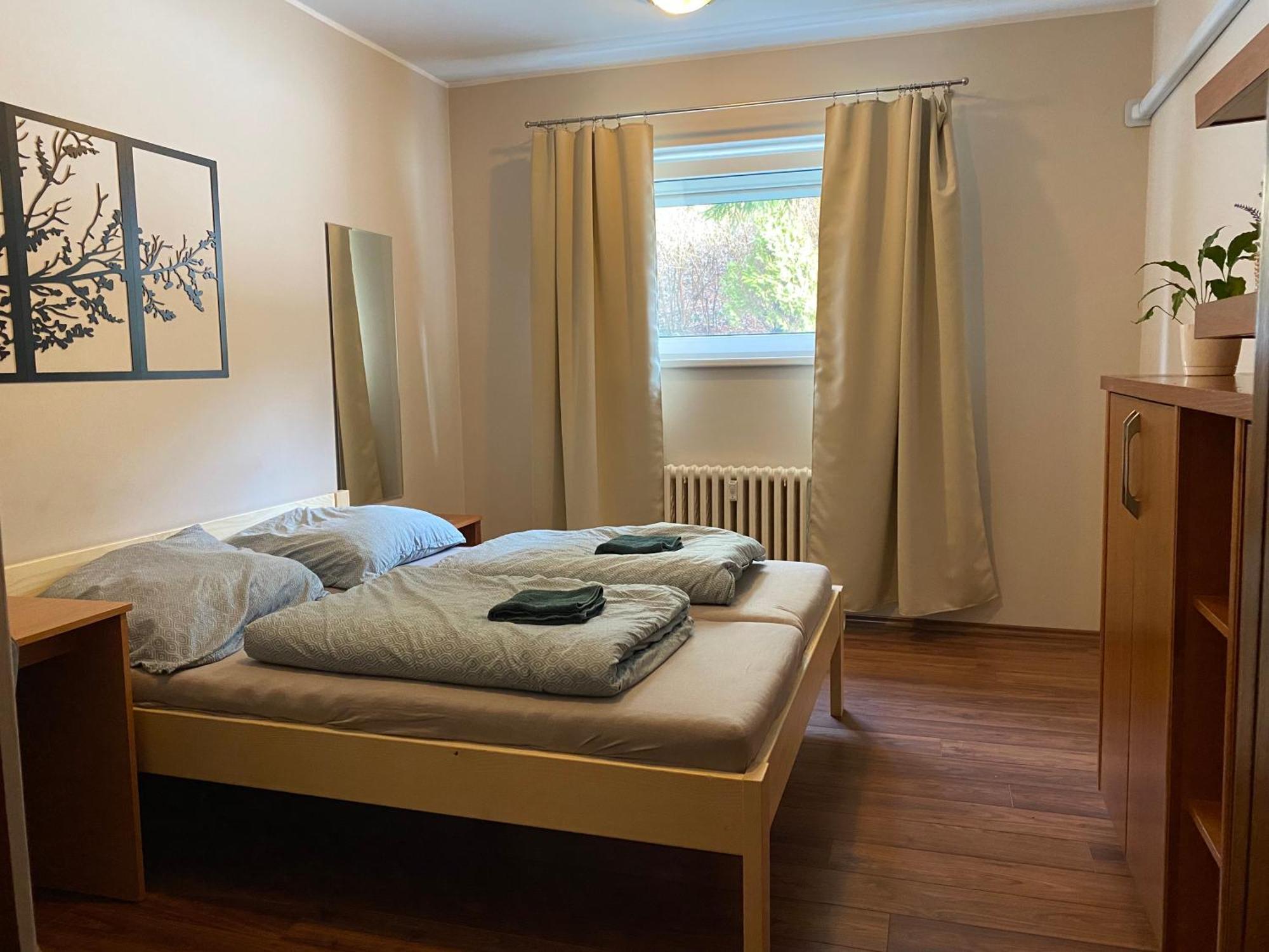 Zen Zone Hostel Братислава Екстер'єр фото